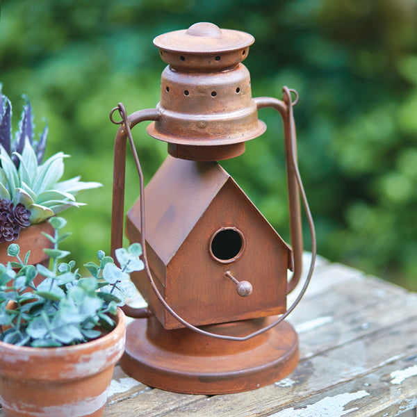 Vintage-Inspired Lantern Birdhouse